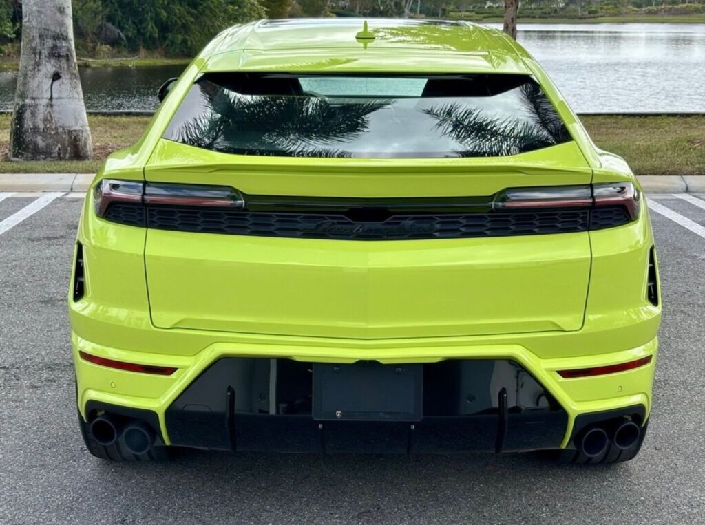 2026 Lamborghini Urus SE