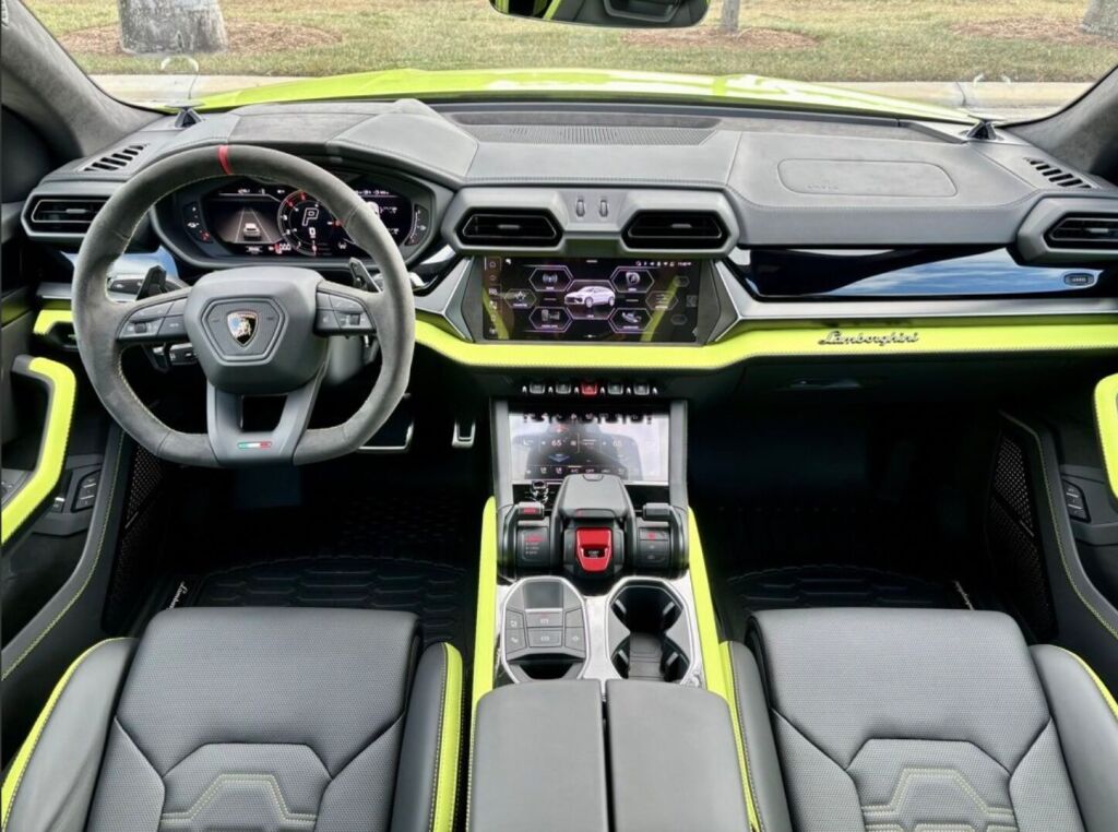 2026 Lamborghini Urus SE