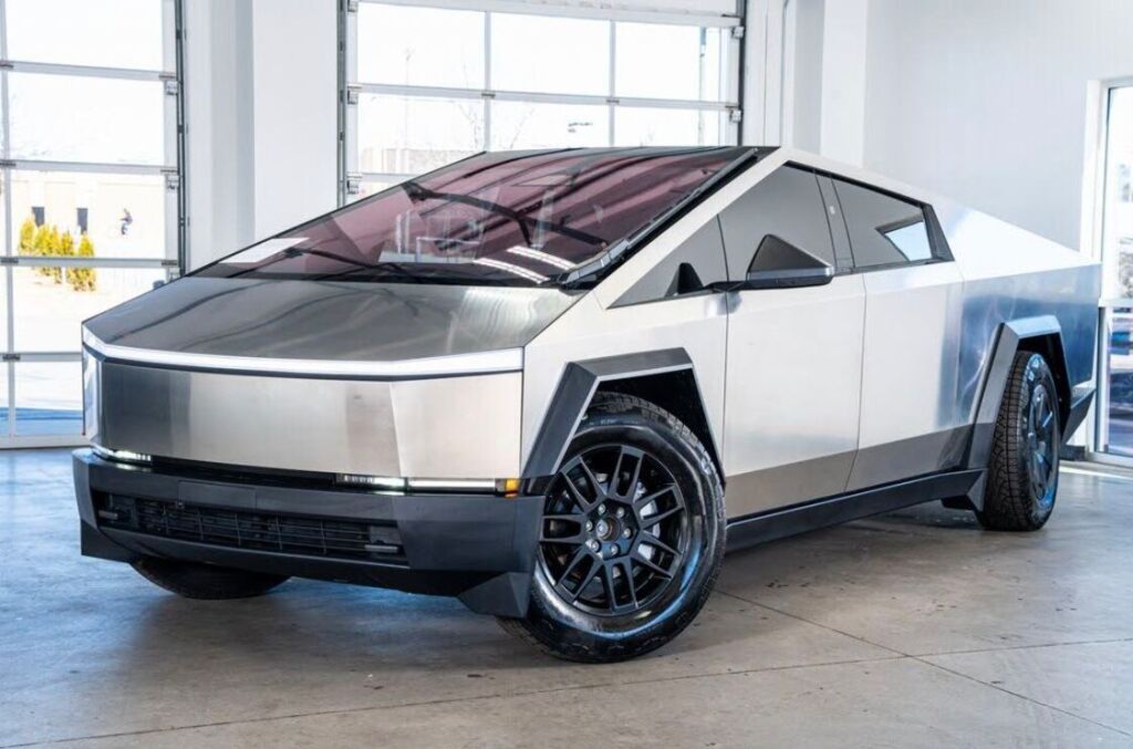 2025 Tesla Cybertruck Base