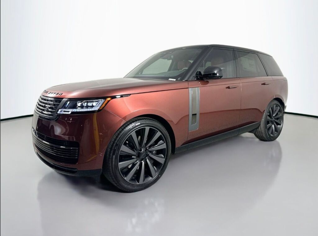 2026 Land Rover Range Rover P615 SV