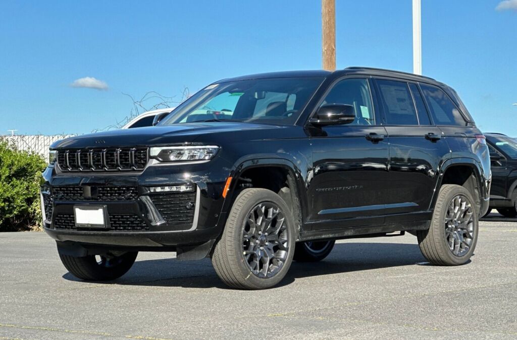 2026 Jeep Grand Cherokee Summit