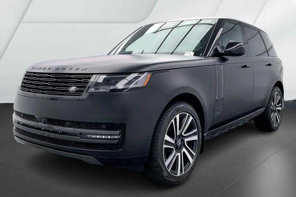 2026 Land Rover Range Rover P550e Autobiography