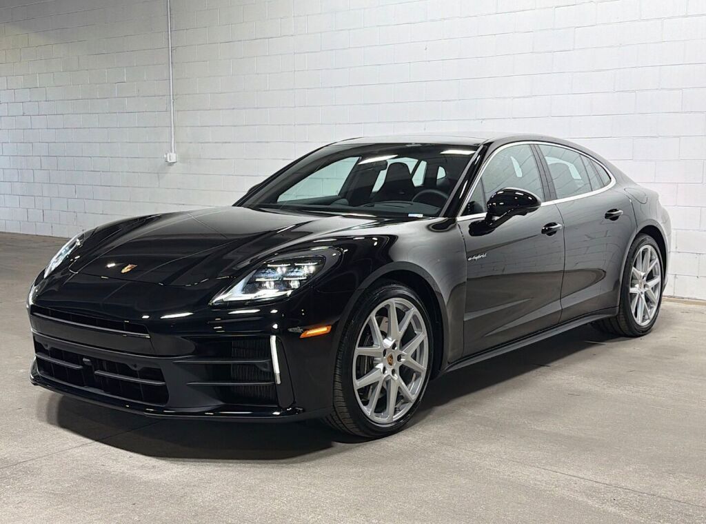 2026 Porsche Panamera 4 E-Hybrid