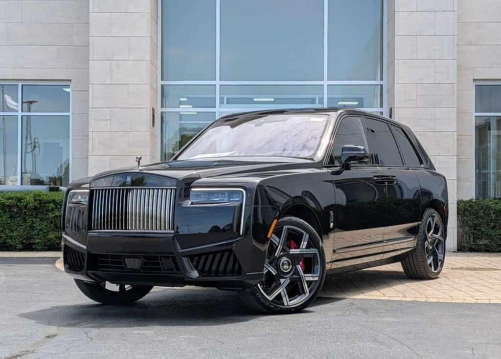 2027 Rolls-Royce Black Badge Cullinan Base