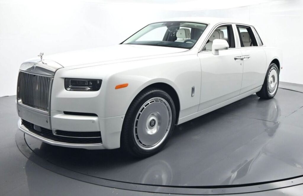 2027 Rolls-Royce Phantom Base