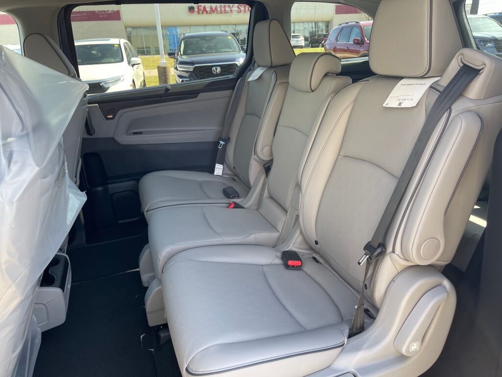 2024 Honda Odyssey EX - Photo 14