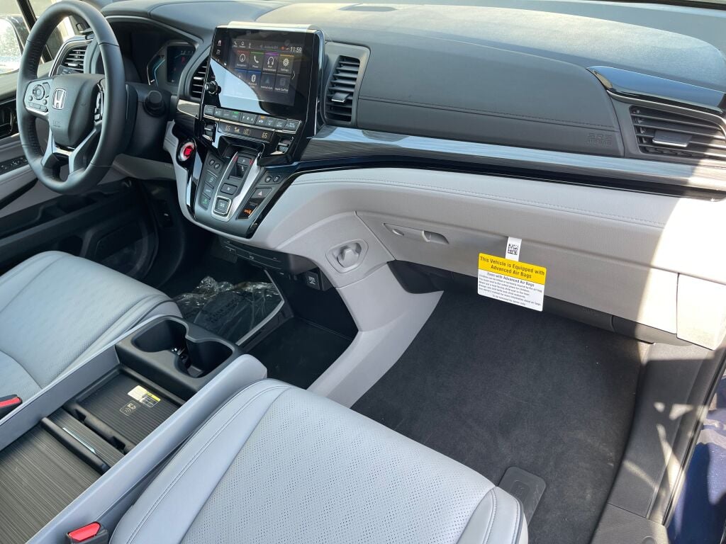 2024 Honda Odyssey EX - Photo 20