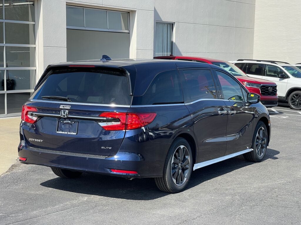 2024 Honda Odyssey EX - Photo 17