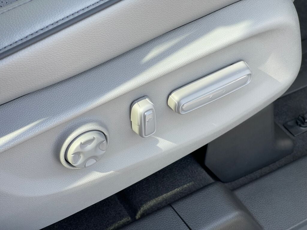 2024 Honda Odyssey EX - Photo 22