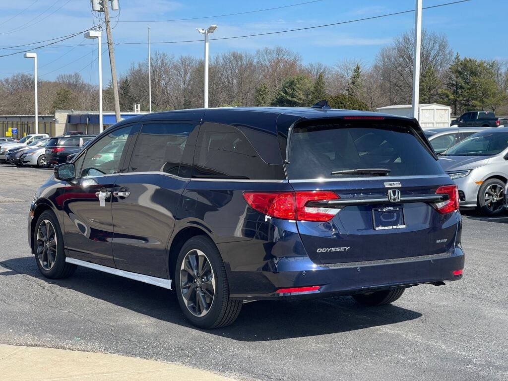 2024 Honda Odyssey EX - Photo 16