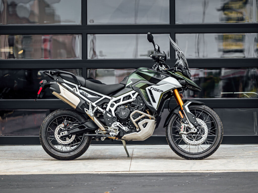 2024 Triumph Tiger 900 Rally Pro Matt Khaki Green / Matt Phantom Black