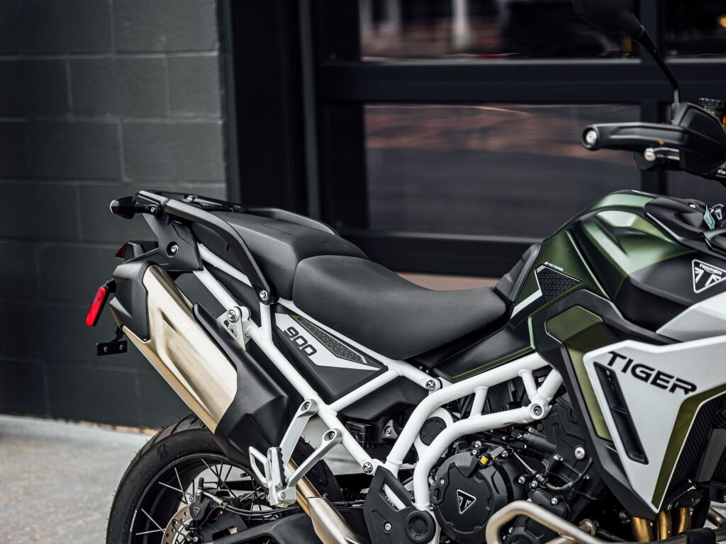 2024 Triumph Tiger 900 Rally Pro Matt Khaki Green / Matt Phantom Black