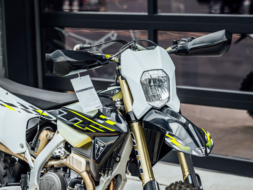 2026 Triumph TF 250-E Jet Black/Pure White