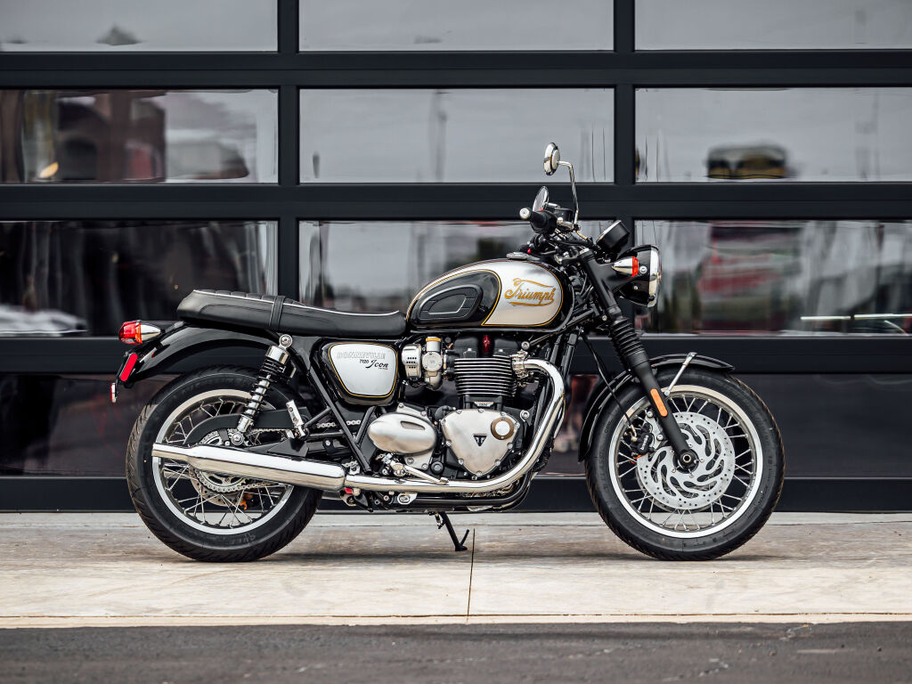 2025 Triumph Bonneville T120 Sapphire Black/Aluminium Silver (Euro 5A)