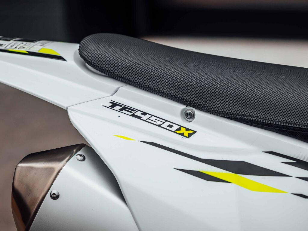 2026 Triumph TF 450-X Jet Black/Pure White