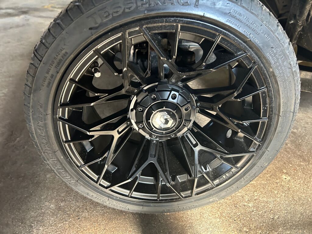2024 E-Z-GO RXV VALOR