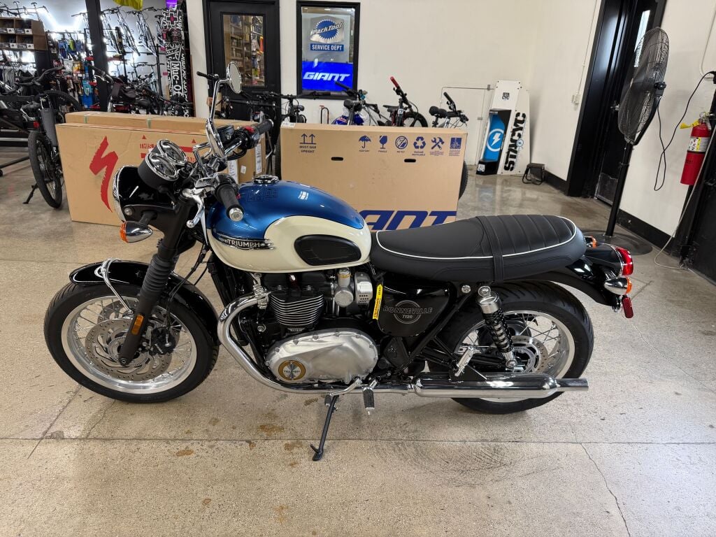 2026 Triumph Bonneville T120 Base