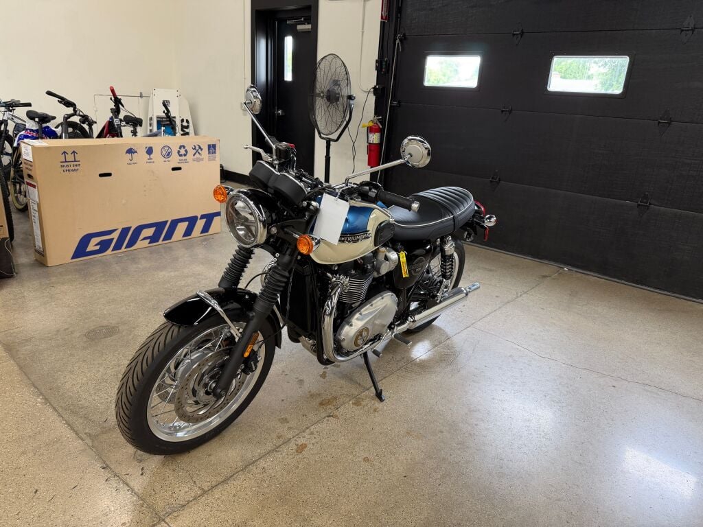 2026 Triumph Bonneville T120 Base