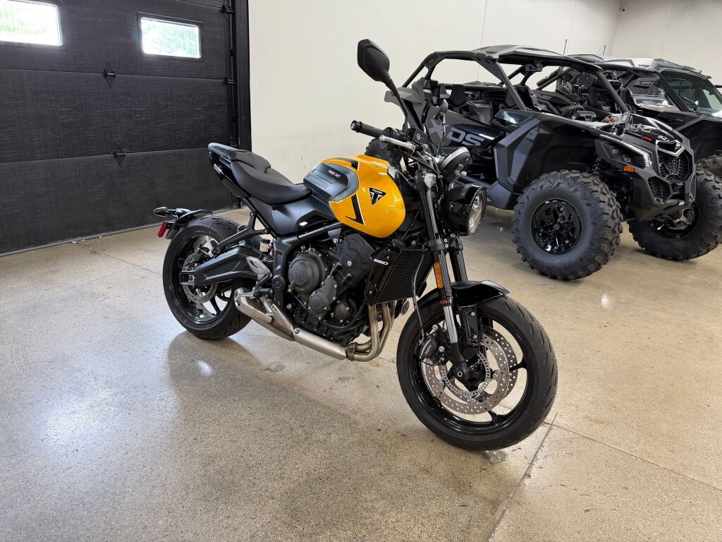 2026 Triumph Trident 660 Cosmic yellow