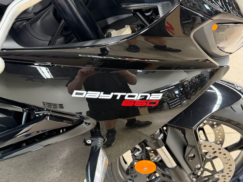 2026 Triumph Daytona 660 Sapphire Black