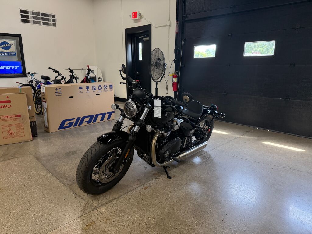 2026 Triumph Bonneville Bobber Base