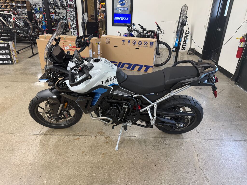 2026 Triumph Tiger 900 Alpine Edition