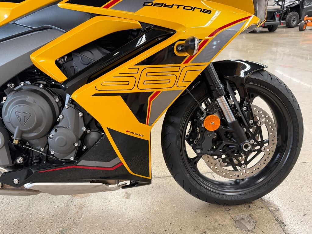 2026 Triumph Daytona 660 Sapphire Black