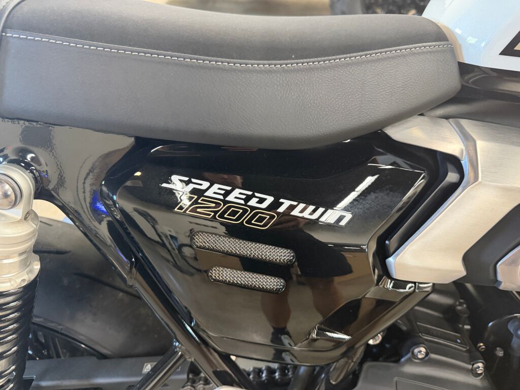2025 Triumph Speed Twin 1200 RS