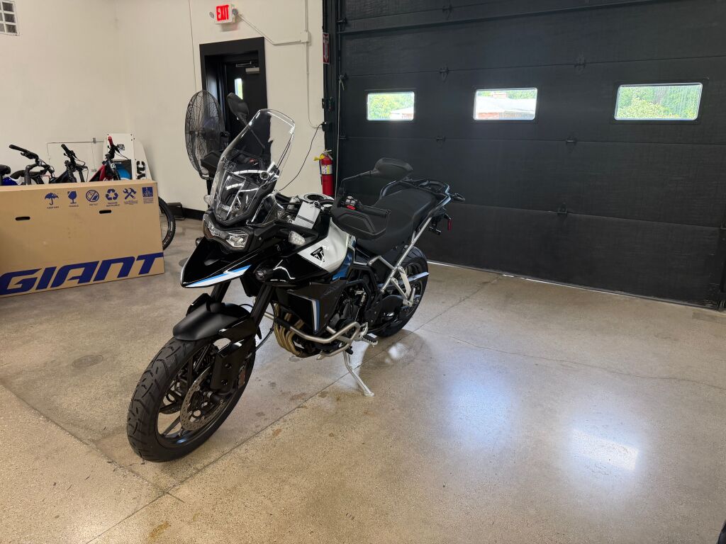 2026 Triumph Tiger 900 Alpine Edition
