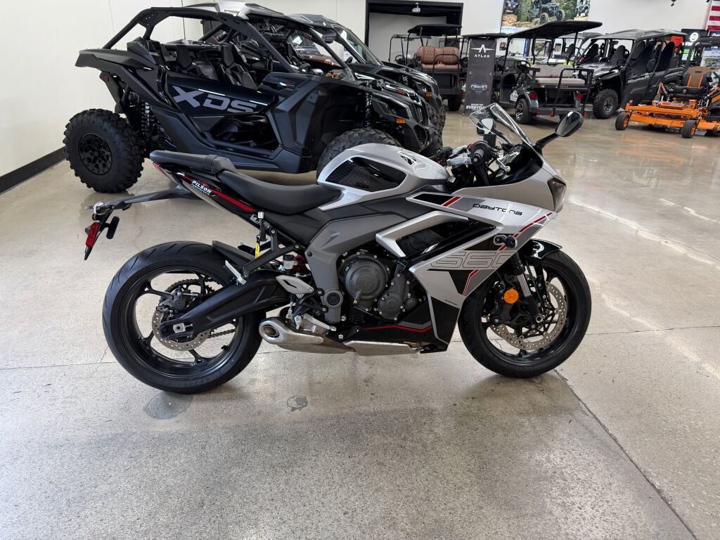 2026 Triumph Daytona 660 Sapphire Black