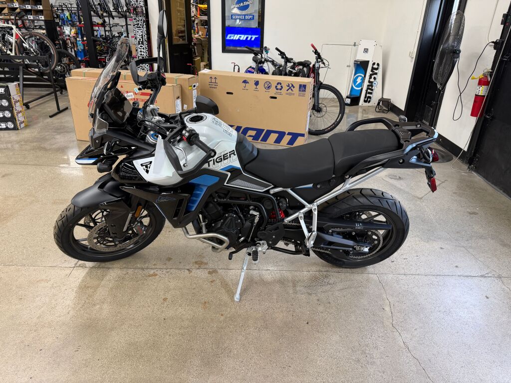 2026 Triumph Tiger 900 Alpine Edition