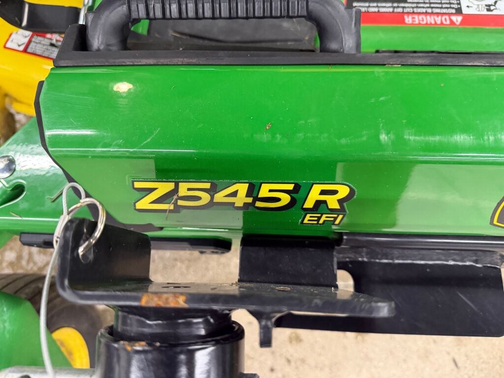 2023 John Deere Z500 Series Z545R