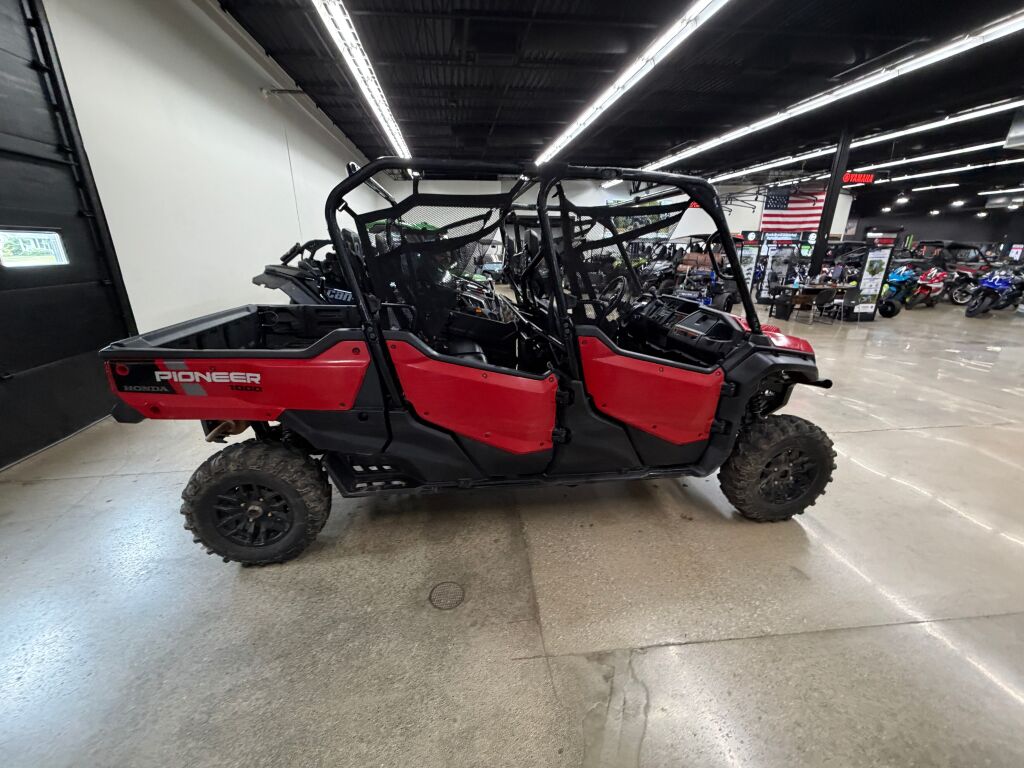 2025 Honda PIONEER 1000-6 DLX CRE