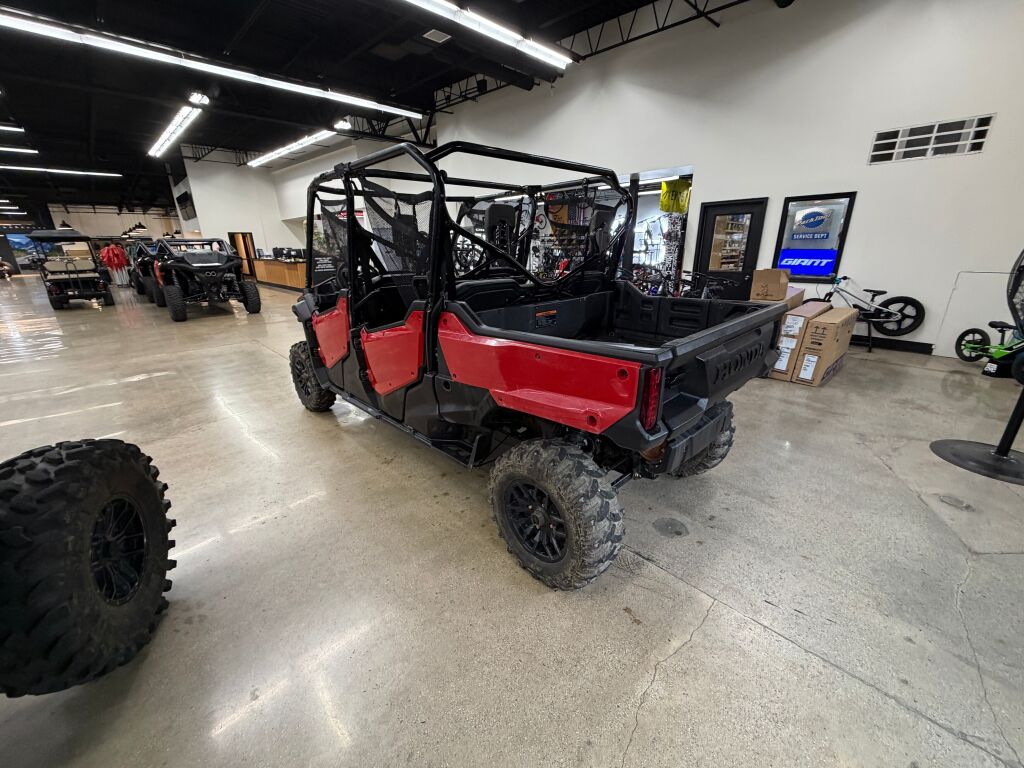 2025 Honda PIONEER 1000-6 DLX CRE