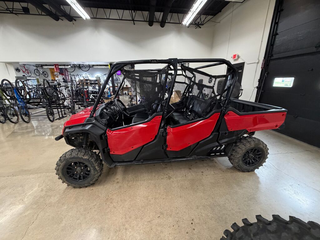 2025 Honda PIONEER 1000-6 DLX CRE