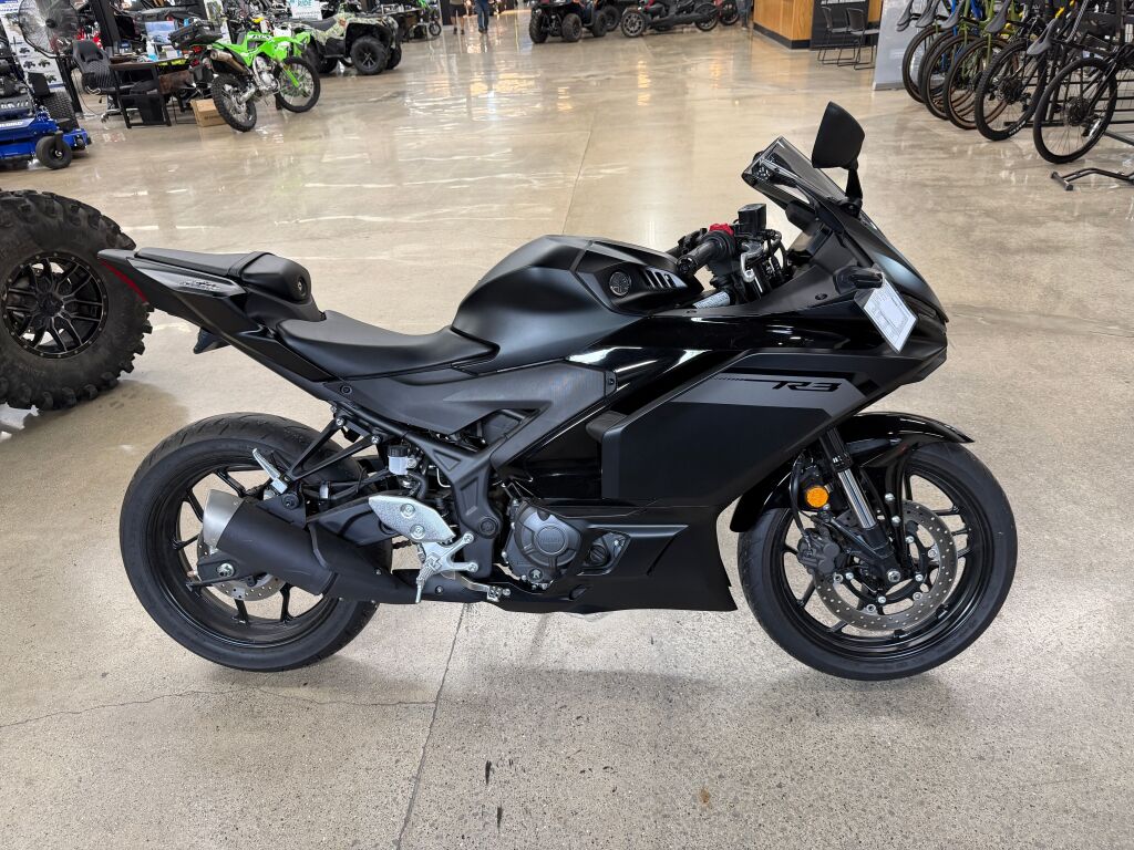 2025 Yamaha YZF R3 ABS