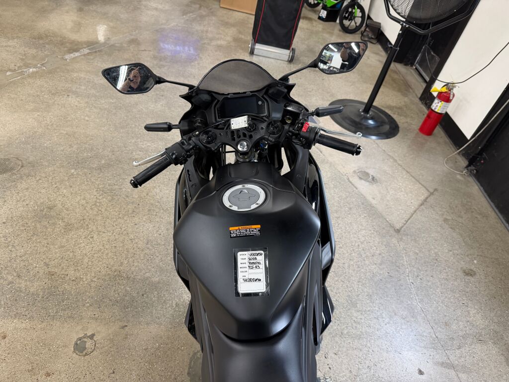 2025 Yamaha YZF R3 ABS