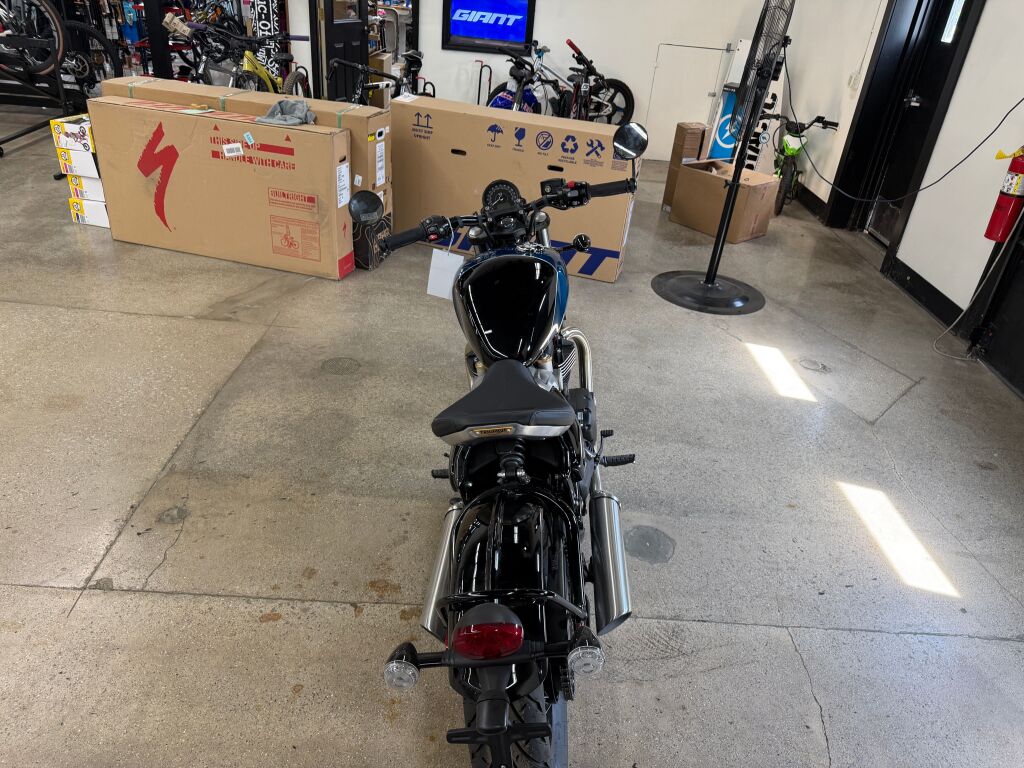 2026 Triumph Bonneville Bobber Interstellar Blue Base