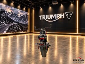 2026 Triumph Speed 400 Lava Red Gloss/Storm Grey Base