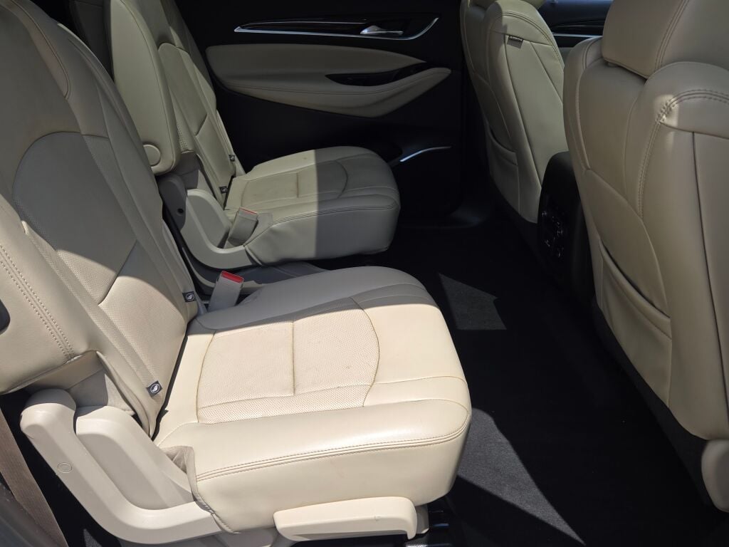 Used 2018 Silver Buick Essence image 8