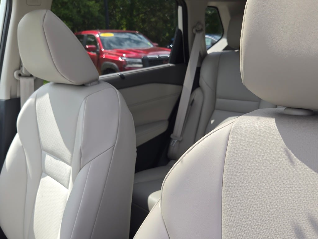 Used 2023 White Nissan SV image 23