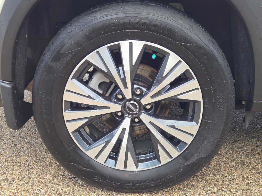 Used 2023 White Nissan SV image 11