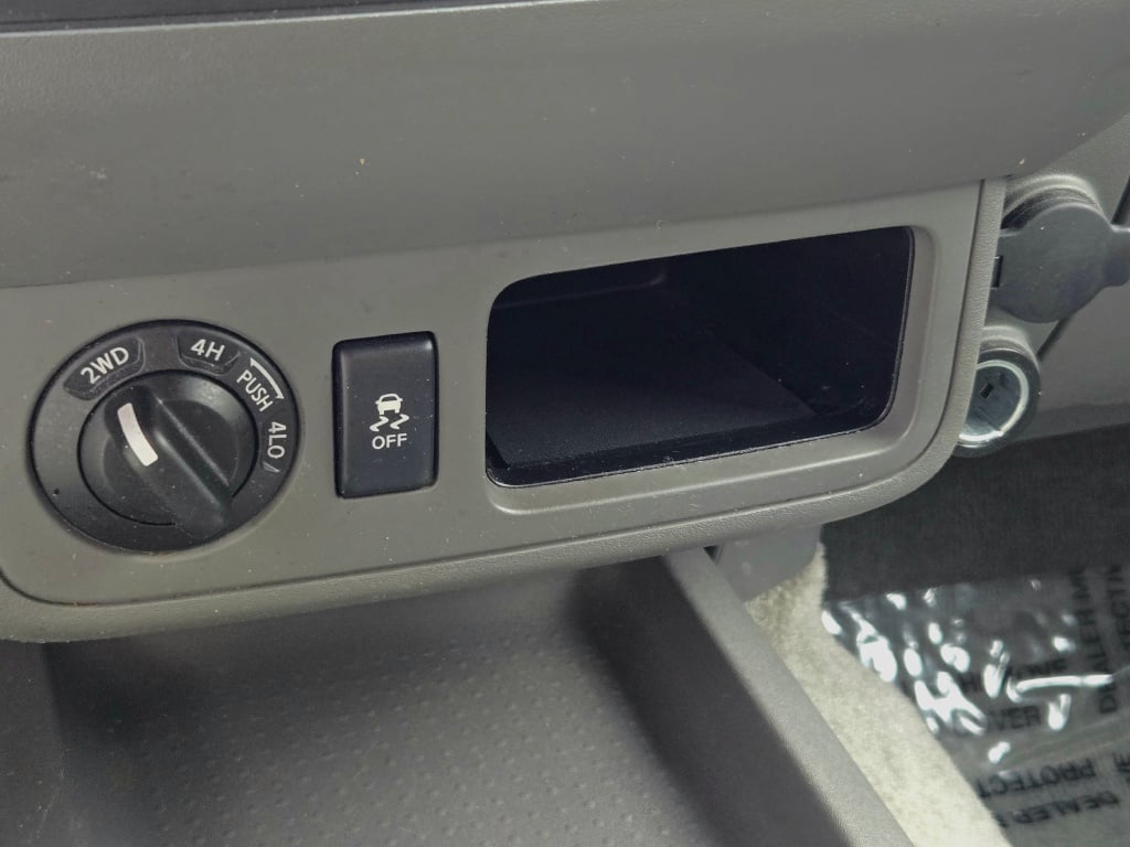 Used 2015 Black Nissan SV image 28