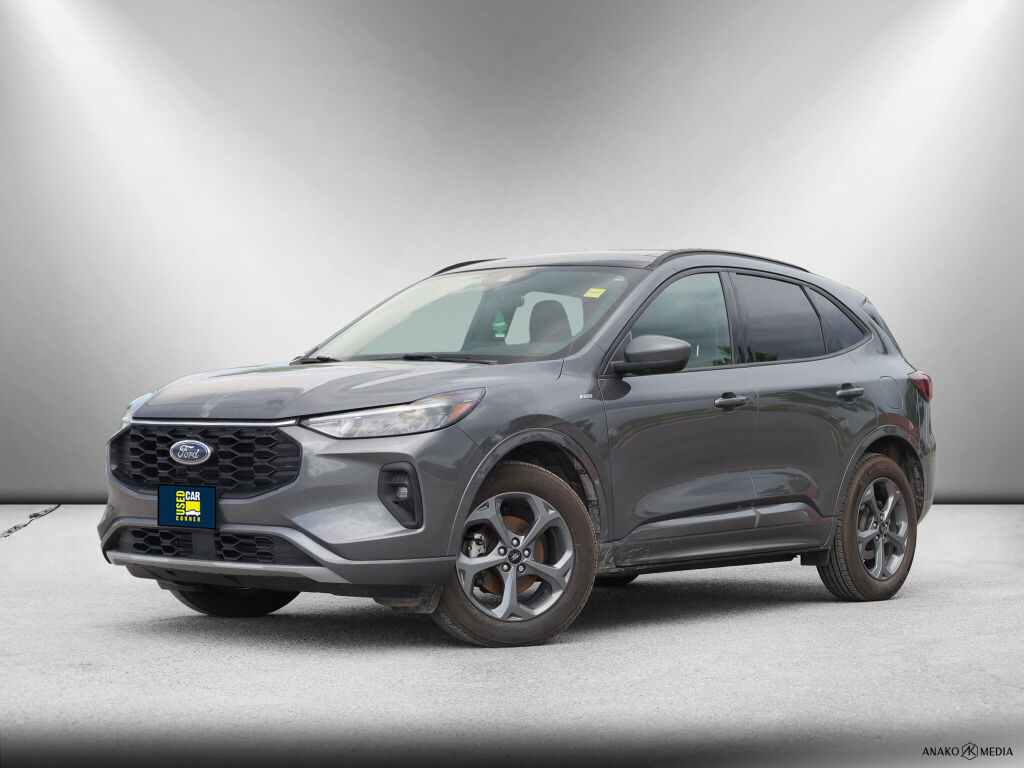 used 2023 Ford ESCA car, priced at $35,999