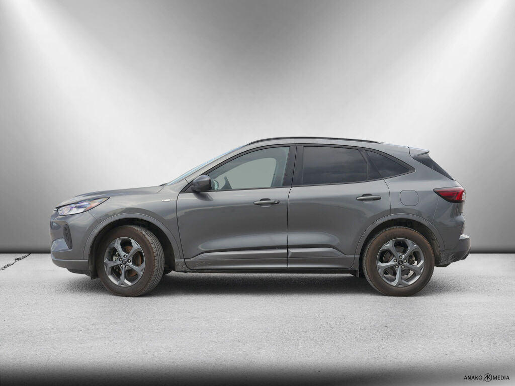 used 2023 Ford ESCA car, priced at $35,999