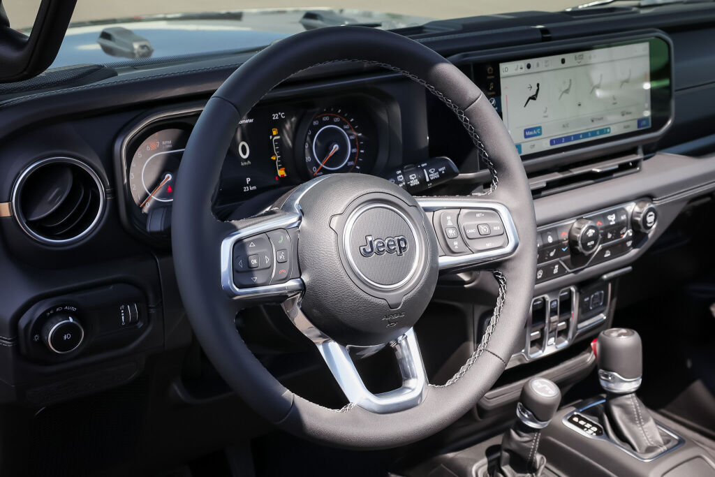 new 2025 Jeep Wrangler car, priced at $69,794