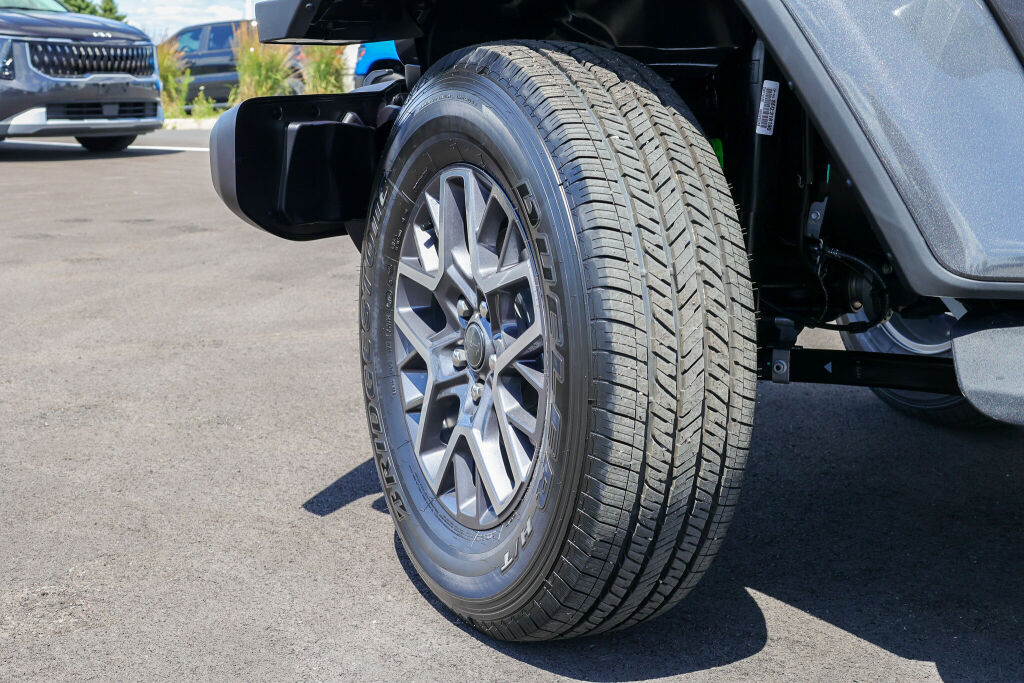 new 2025 Jeep Wrangler car, priced at $69,794