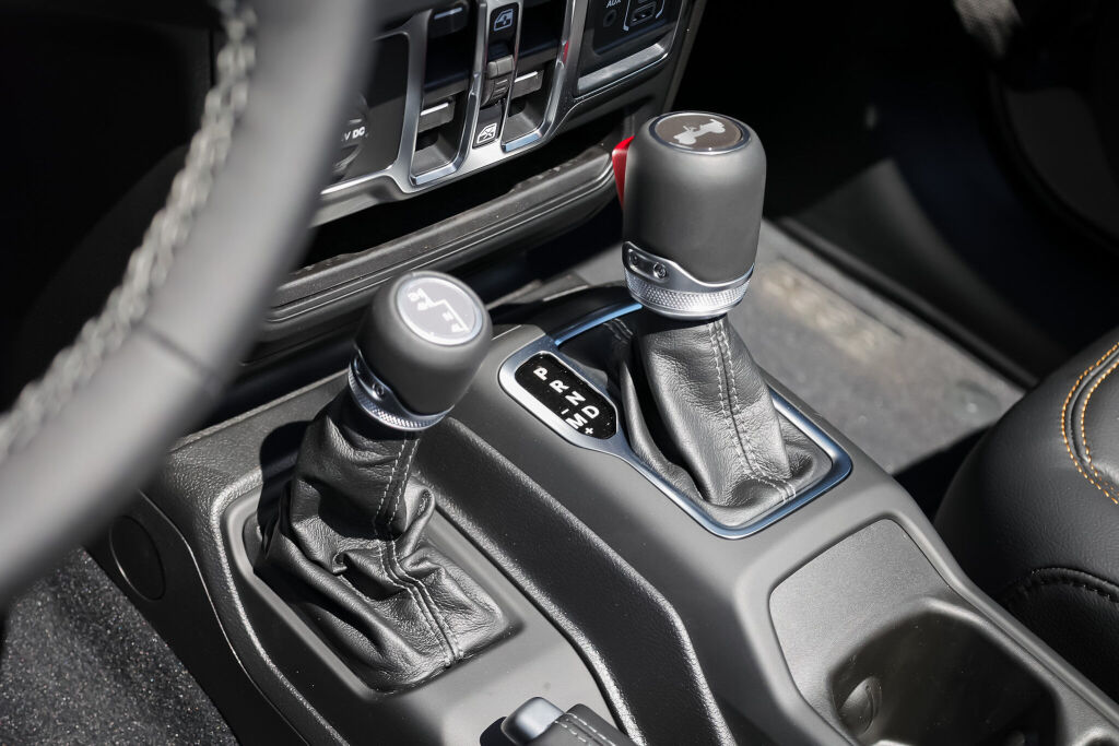 new 2025 Jeep Wrangler car, priced at $69,794