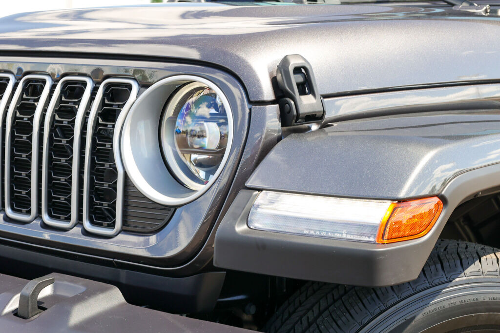 new 2025 Jeep Wrangler car, priced at $69,794