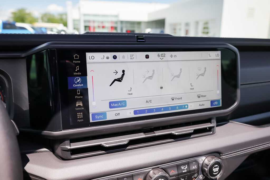 new 2025 Jeep Wrangler car, priced at $69,794
